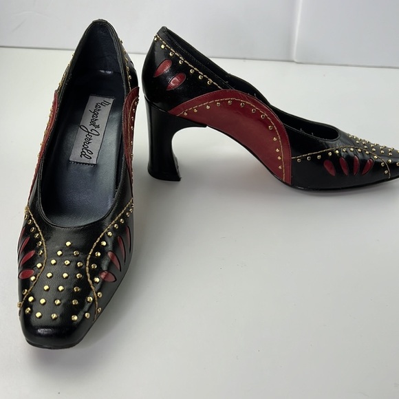 Margaret Jerrold  Vintage Patterned Red & Black Pumps with Gold Beading - Size 7 - Picture 5 of 11